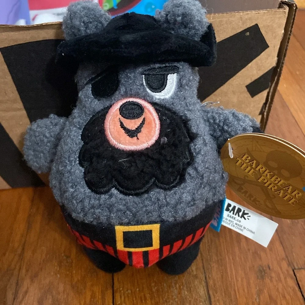 NWT BarkBox Sniffin Booty Pirate Themed Box